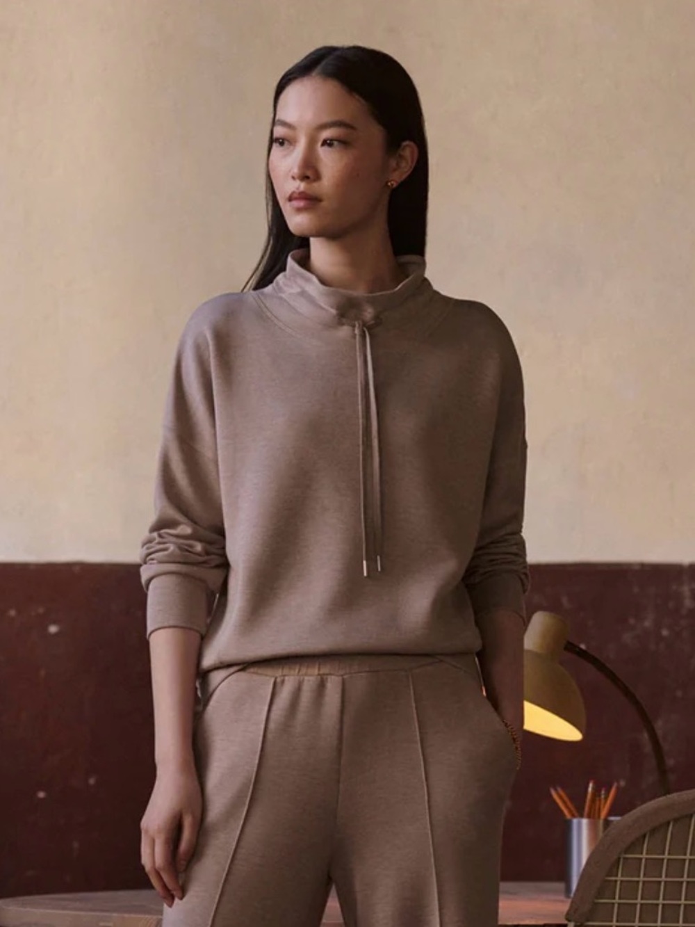 NWT. Varley Oakdale Sweat in Taupe Marl